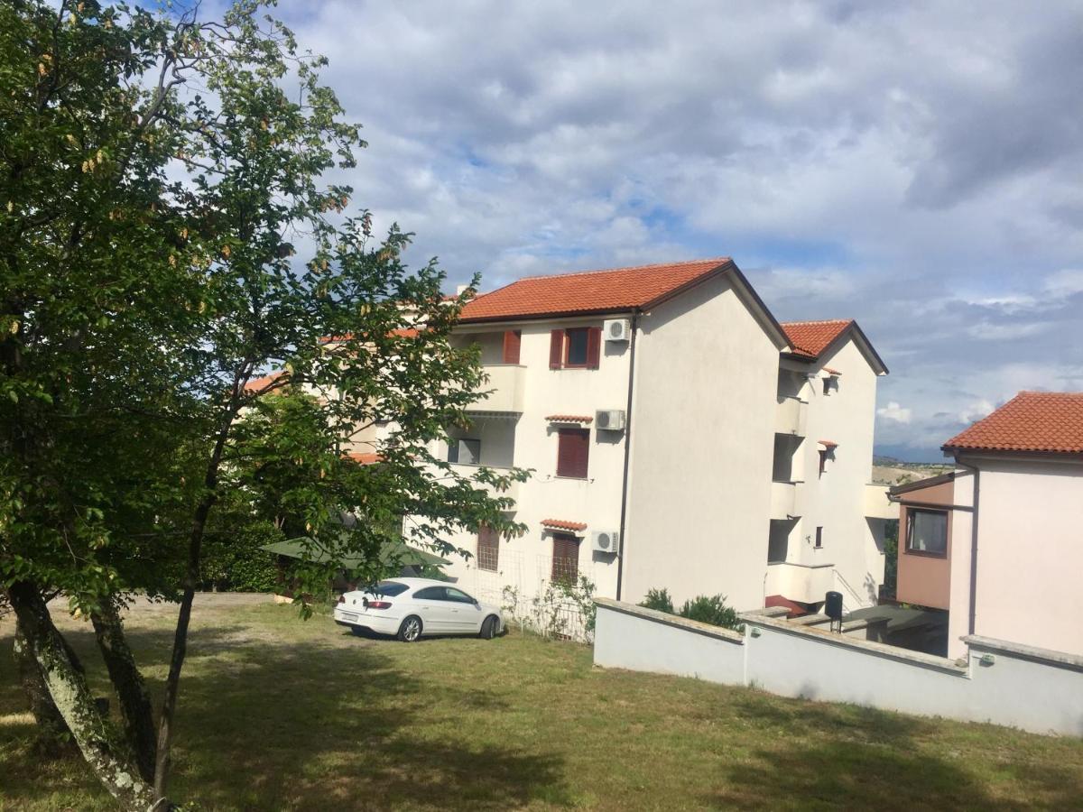 Amz Ap4 Apartment Jadranovo Luaran gambar