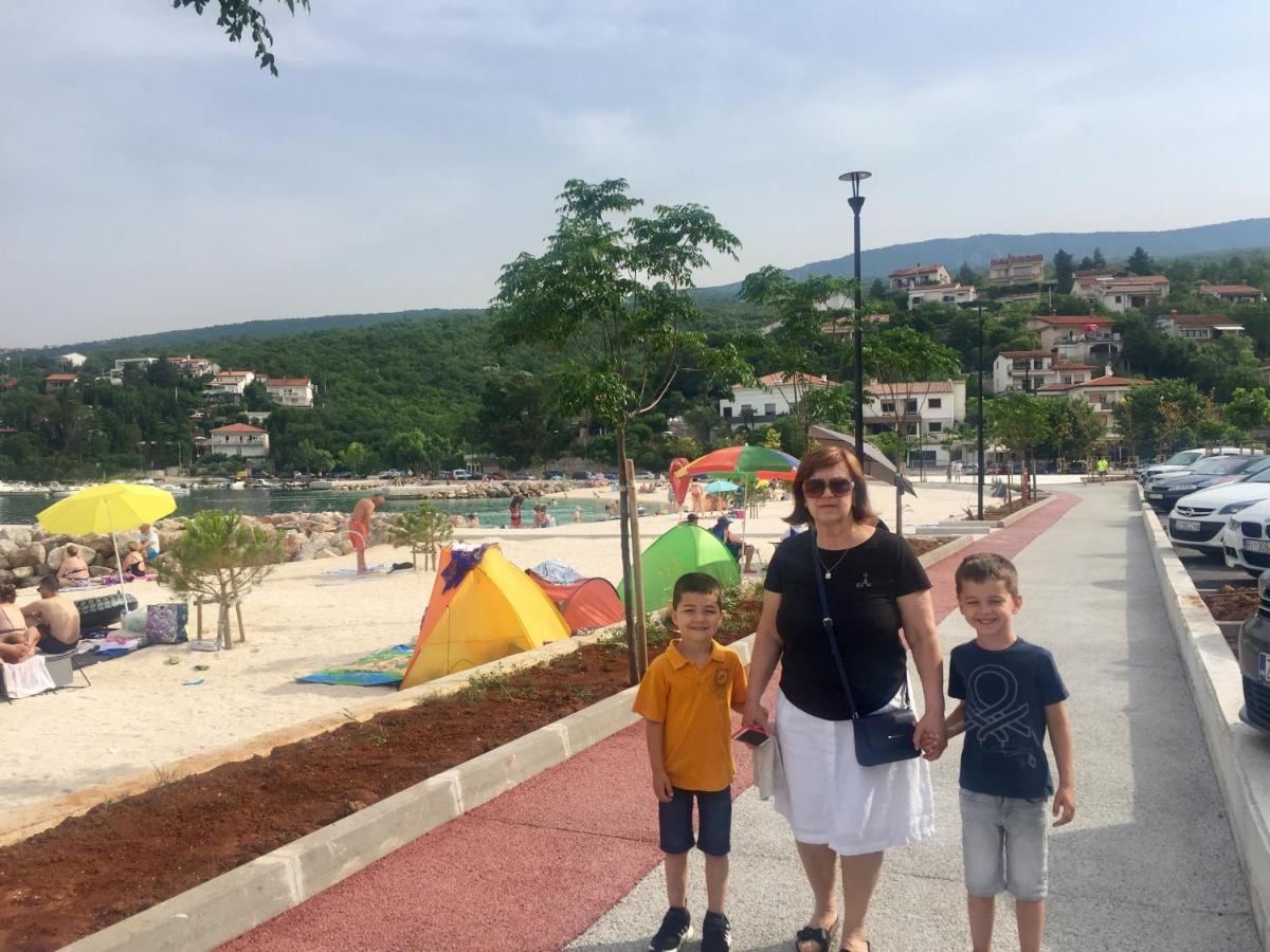 Amz Ap4 Apartment Jadranovo Luaran gambar